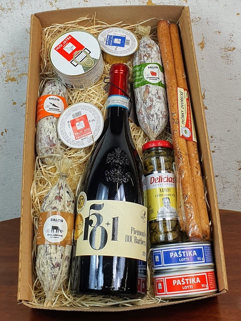 Dárkový koš Salcis salame